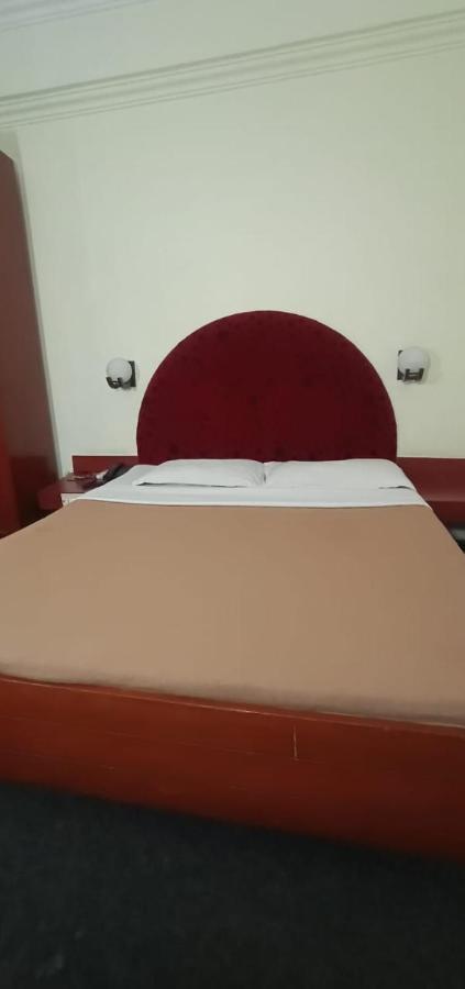 Hotel Goutham Manor Chennai Exterior photo