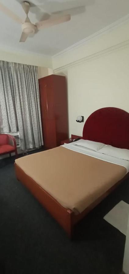 Hotel Goutham Manor Chennai Exterior photo